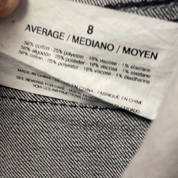 - Brand new Woman’s Gloria Vanderbilt jeans. Size 8 - Picture 11 of 12